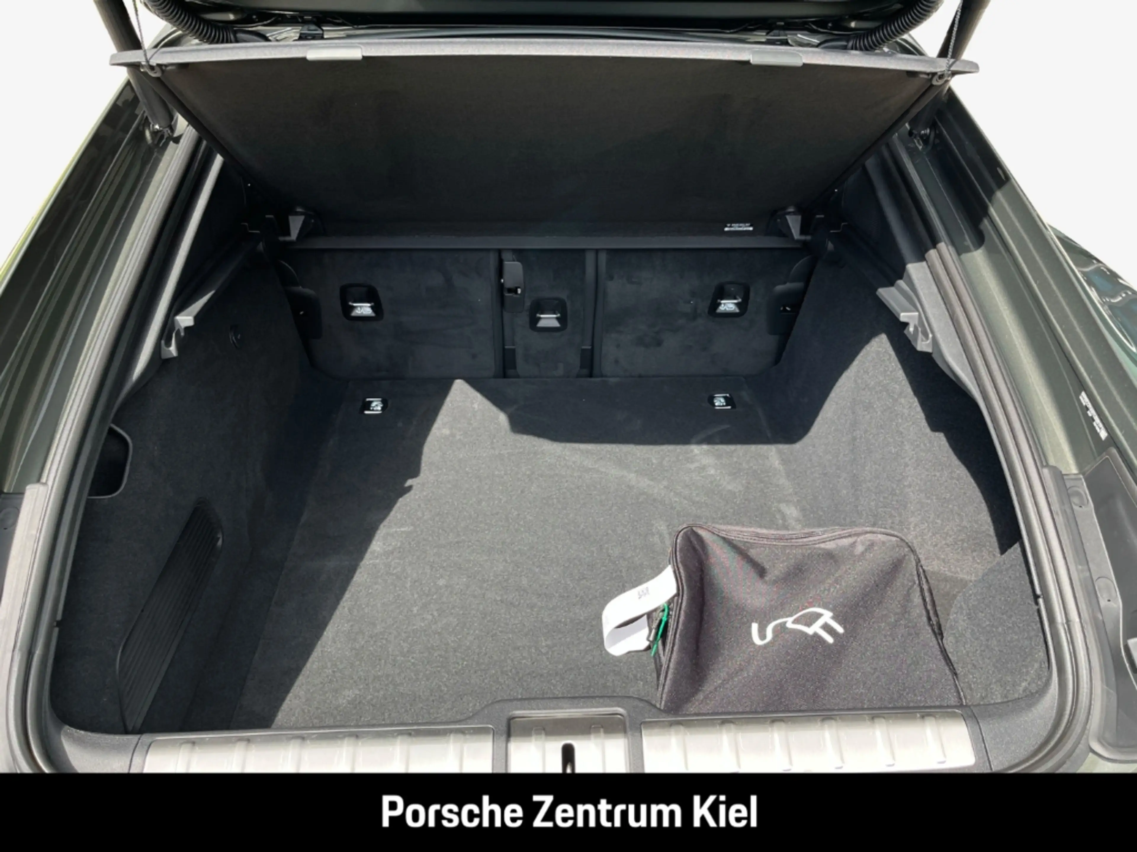 Porsche Panamera 4 E-Hybrid HA-Lenkung InnoDrive HUD — photo 15
