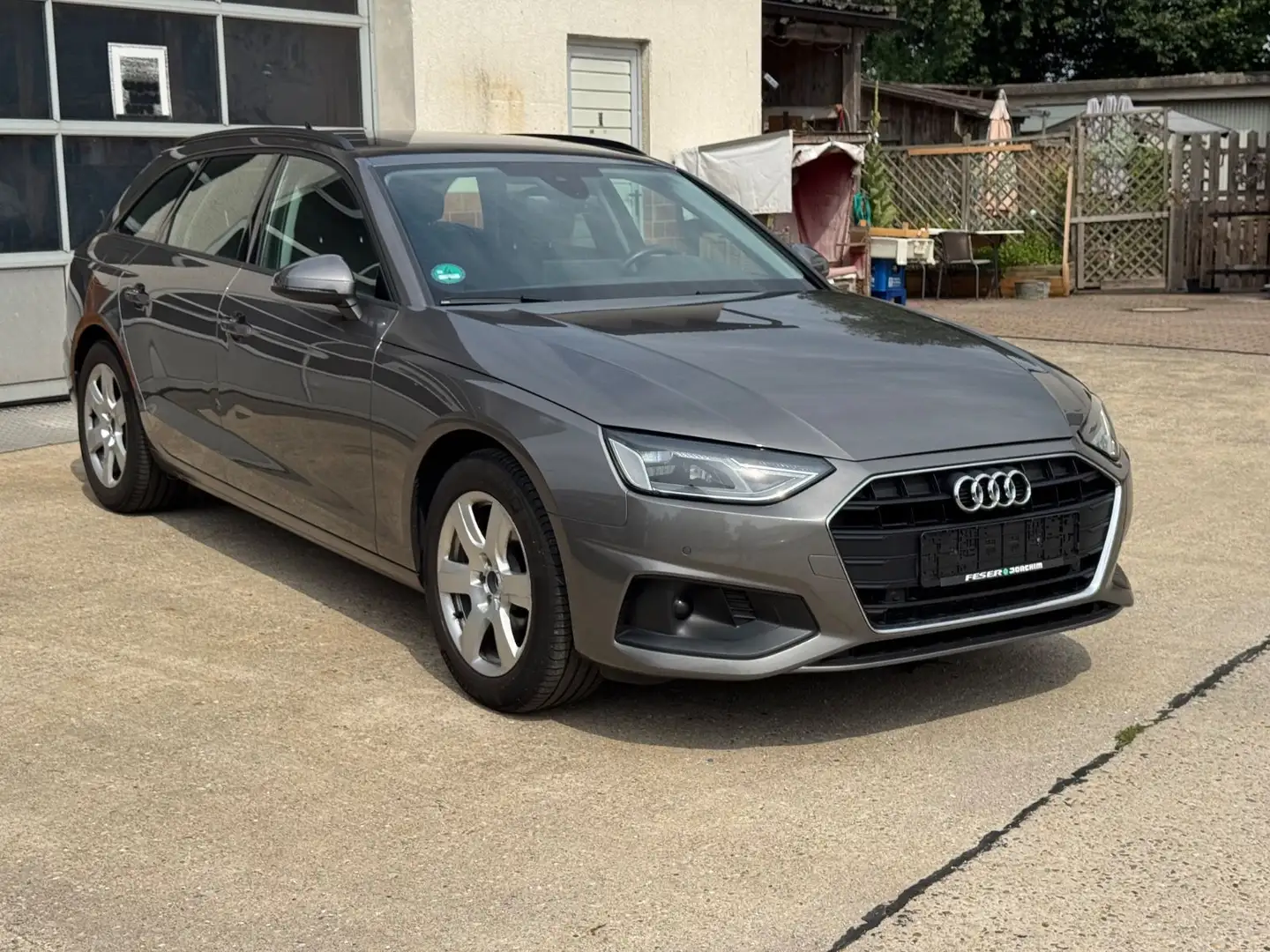 Audi A4 30 TDI S tronic Avant 1.HAND+8FACH (2342) Grijs - 2