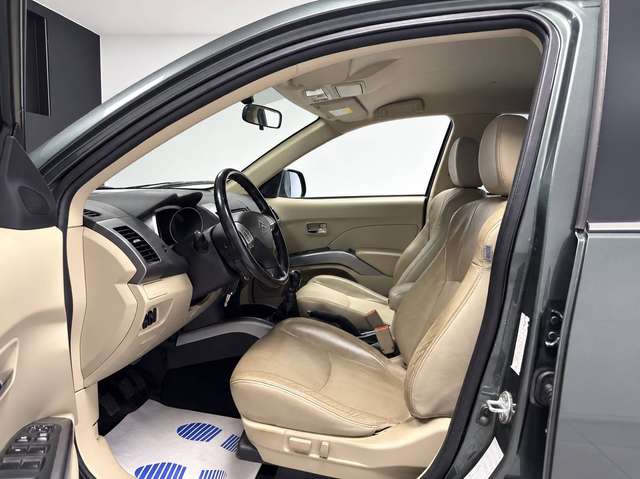 Citroen C-Crosser — photo 11