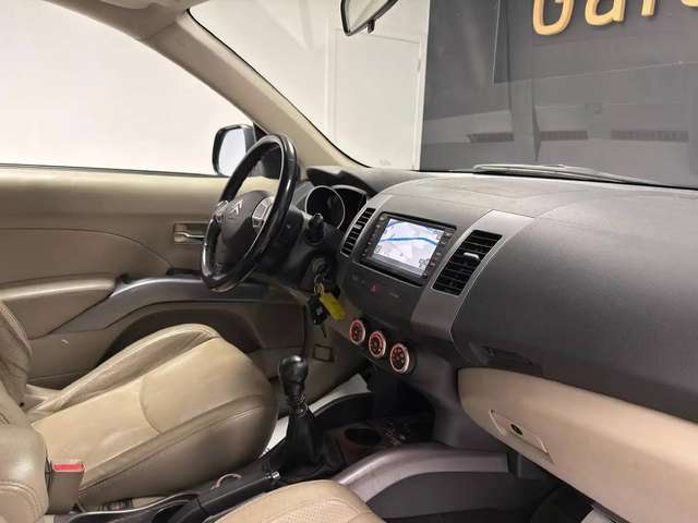 Citroen C-Crosser — photo 13
