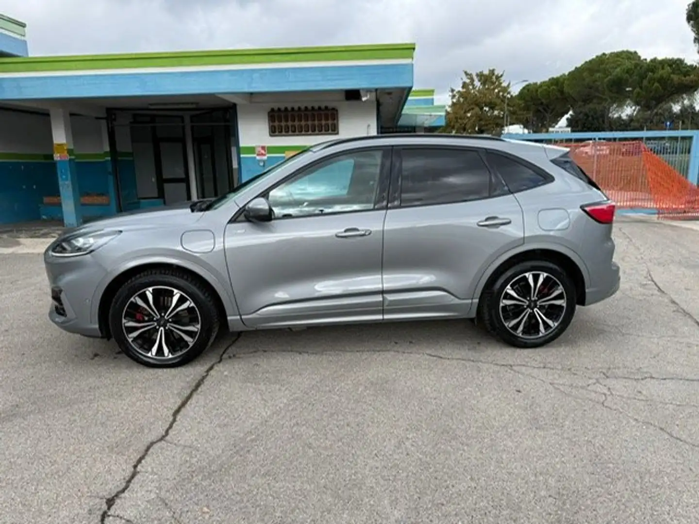 Ford Kuga Kuga III 2020 2.5 phev ST-Line X 2wd 225cv cvt Gris - 2