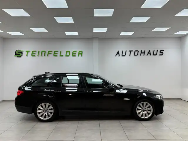 BMW 5 Series view 8