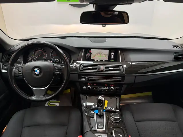 BMW 5 Series view 15