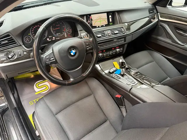 BMW 5 Series view 9