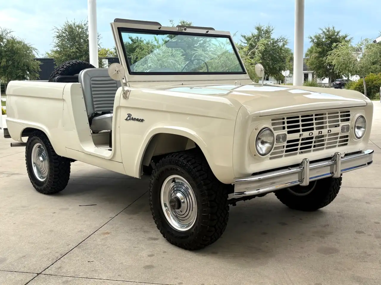 Ford Bronco U13 Roadster, foto 4