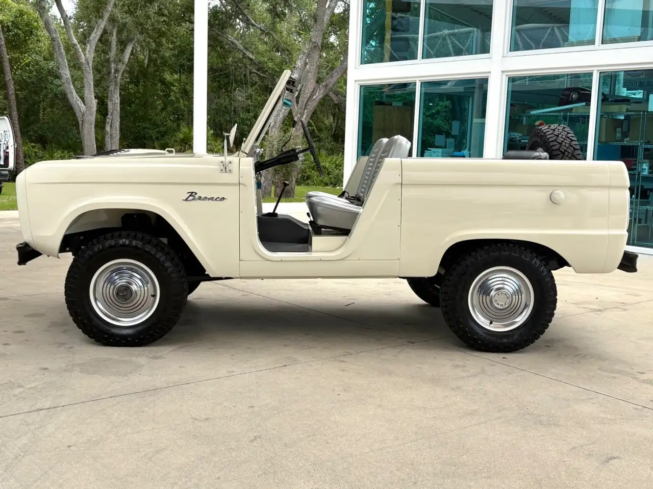 Ford Bronco U13 Roadster, foto 10