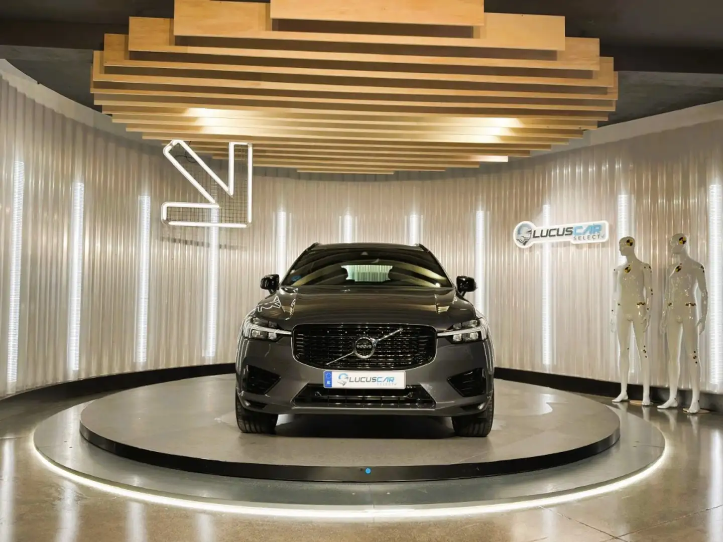 Volvo XC60 T6 Recharge R-Design Gris - 2