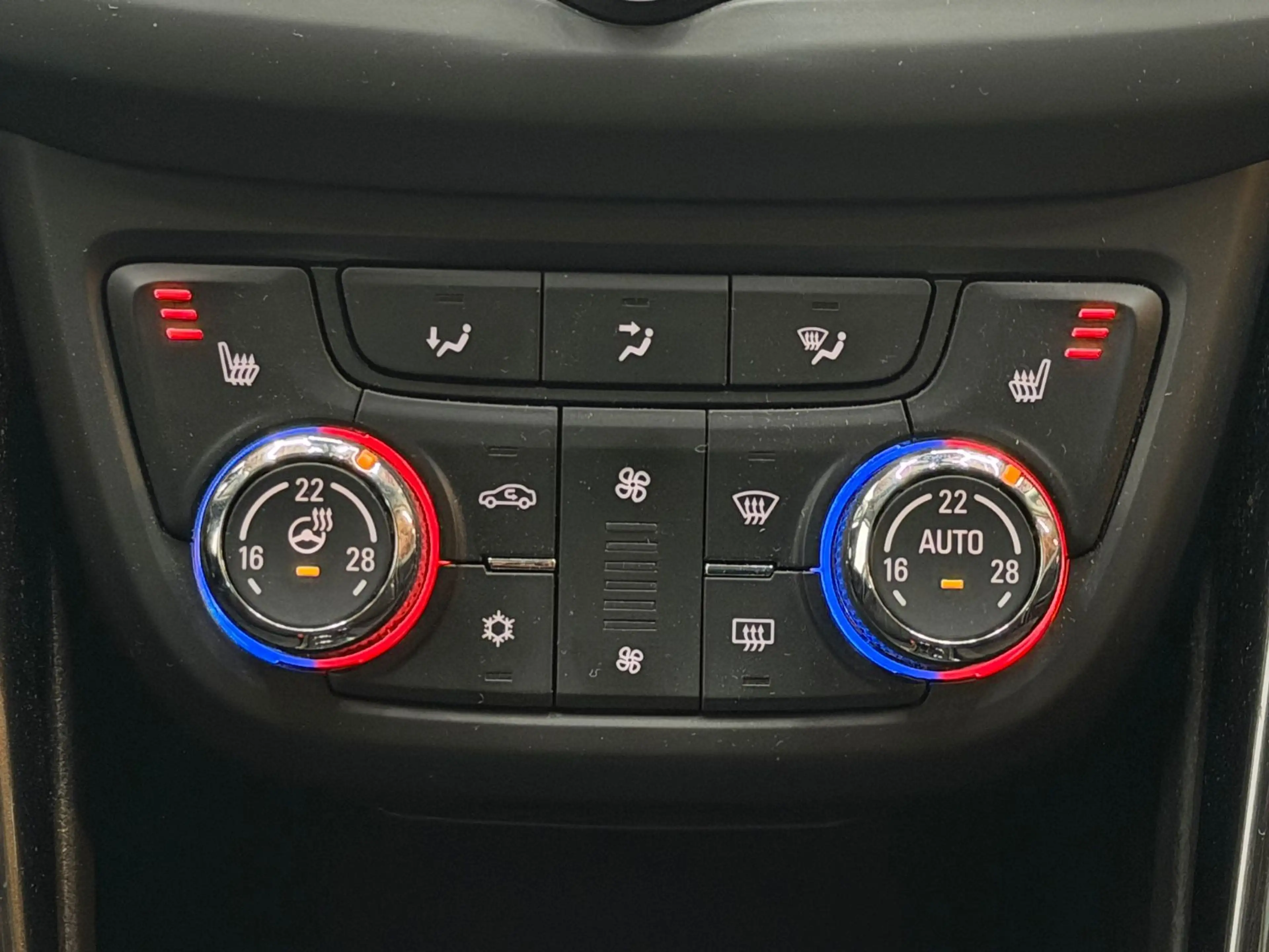 Opel Zafira 7-Sitzer|LED|Navi|R-Kam|ACC|LHZ|SHZ|2.HD| — photo 15