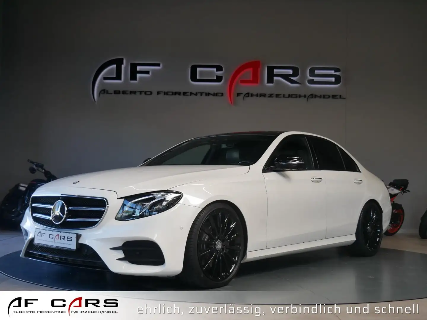 Mercedes-Benz E 350 d Voll AMG Sportpaket Airmatic VC Burmester White - 1