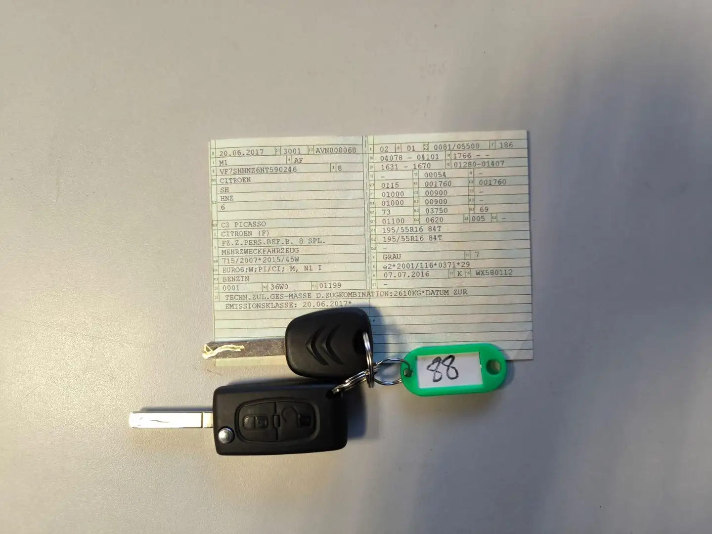 Citroen C3 Picasso Selection 1.2 12V e-THP Motor unrund Gris - 2