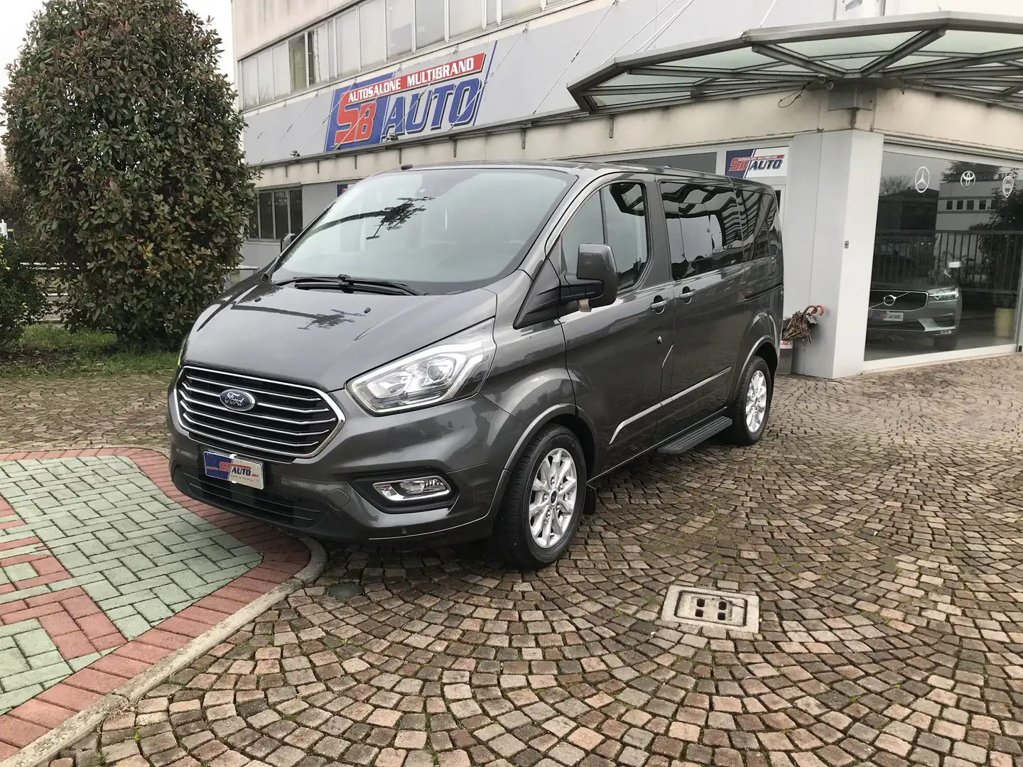 Ford Transit Custom custom 8 posti  2.0 tdi   TITANIUM. Grigio - 1