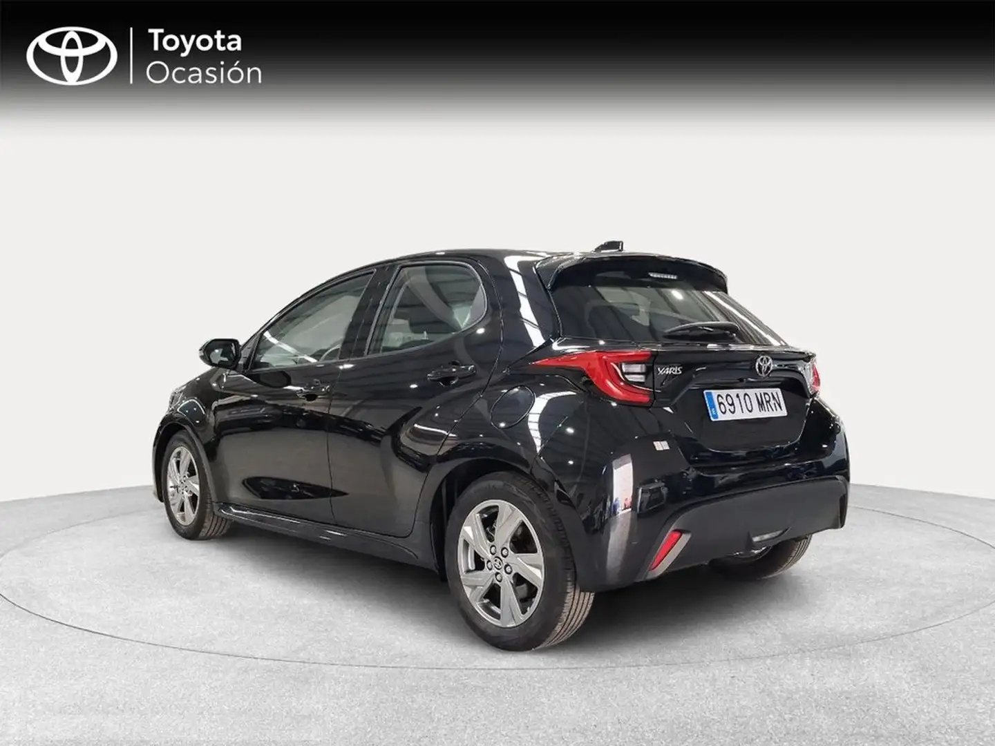 Toyota Yaris 120H 1.5 Active Plus Zwart - 2