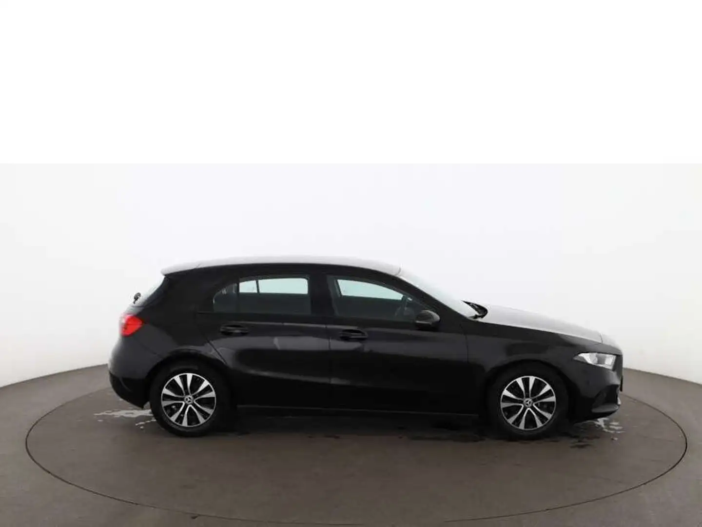 Mercedes-Benz A 180 NAV DIGITAL-TACHO R-CAM SITZHZG ASSIST TEMP Schwarz - 2