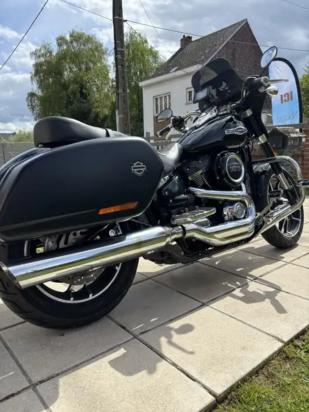 Harley-Davidson Sport Glide - foto 3