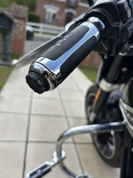 Harley-Davidson Sport Glide - foto 8