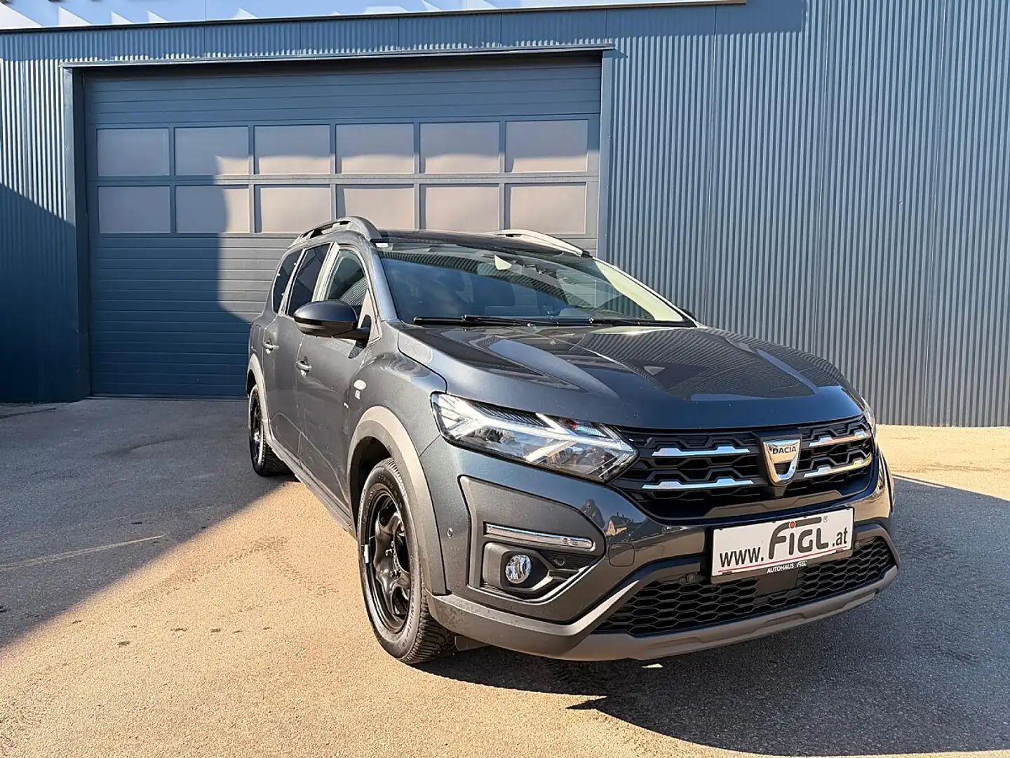 Dacia Jogger Extreme TCe 110 Grau - 1