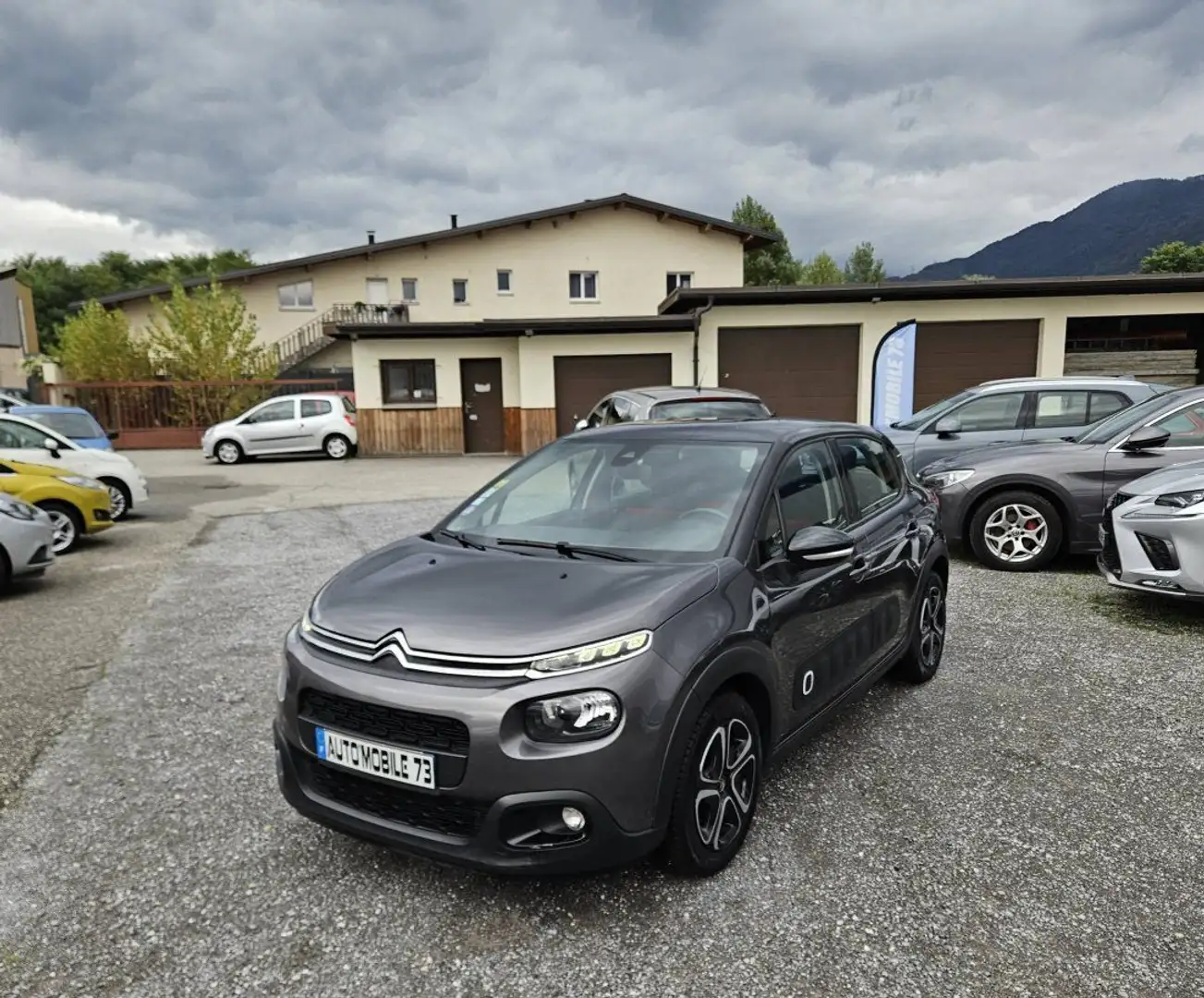 Citroen C3 III PureTech 82ch Shine Gris - 1
