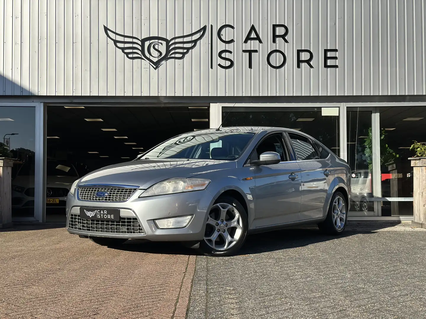 Ford Mondeo 2.5-20V Titanium |CLIMA|CRUISE|TREKHAAK|ELK.PAKKET Grau - 1