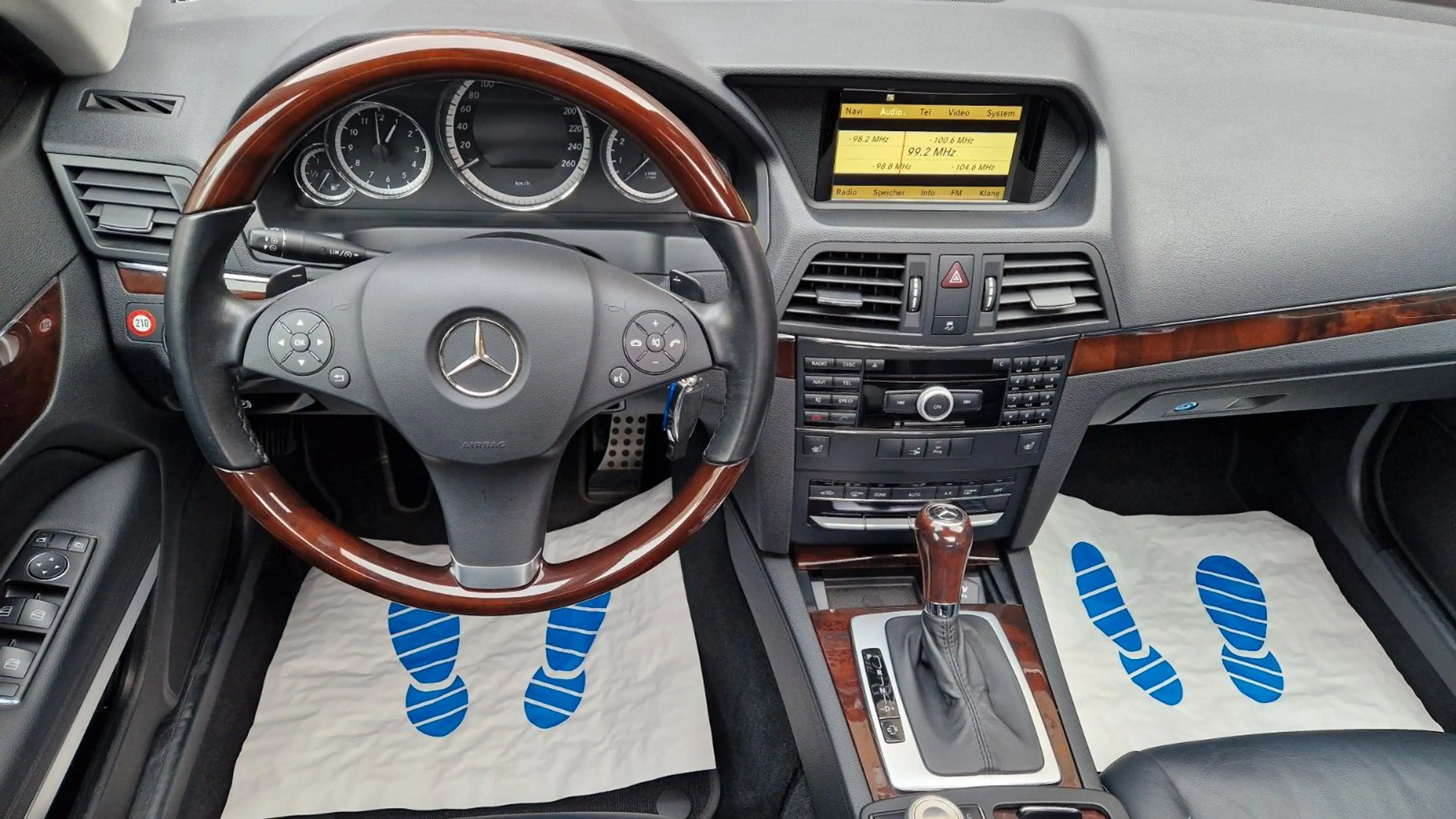 Mercedes-Benz E 250 E Coupe E 250 CGI BlueEfficiency — photo 15