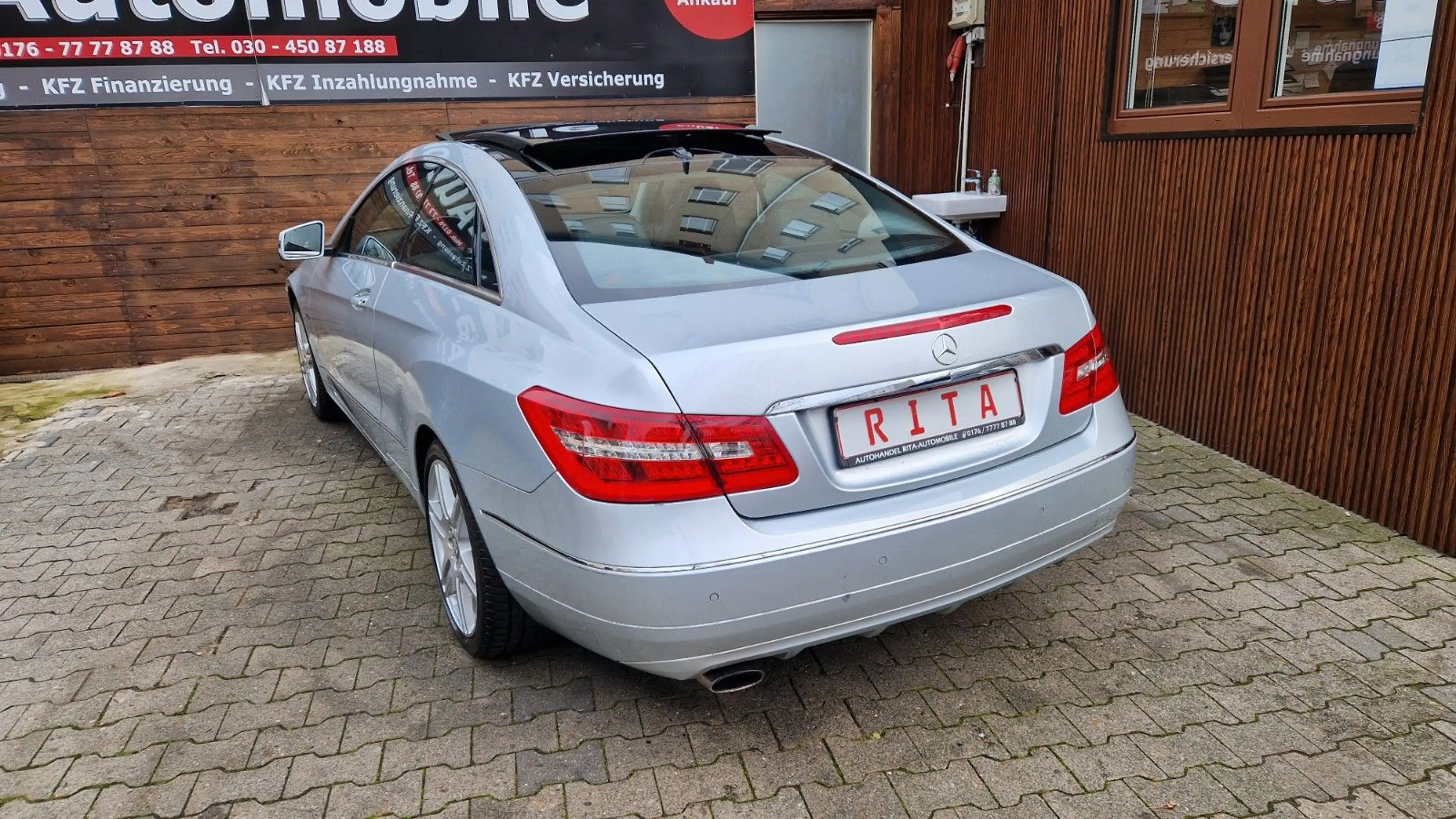 Mercedes-Benz E 250 E Coupe E 250 CGI BlueEfficiency — photo 7