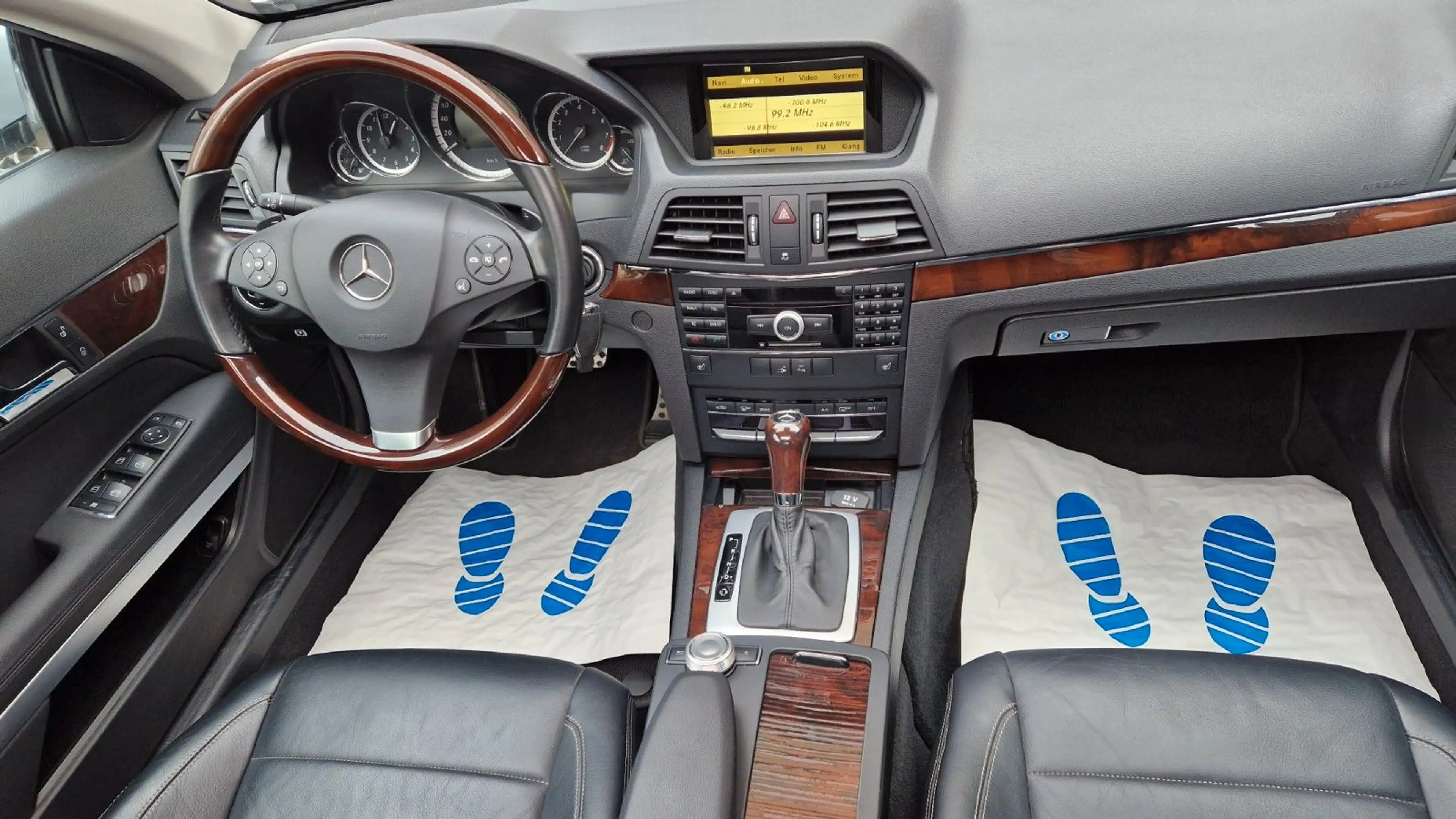 Mercedes-Benz E 250 E Coupe E 250 CGI BlueEfficiency — photo 13