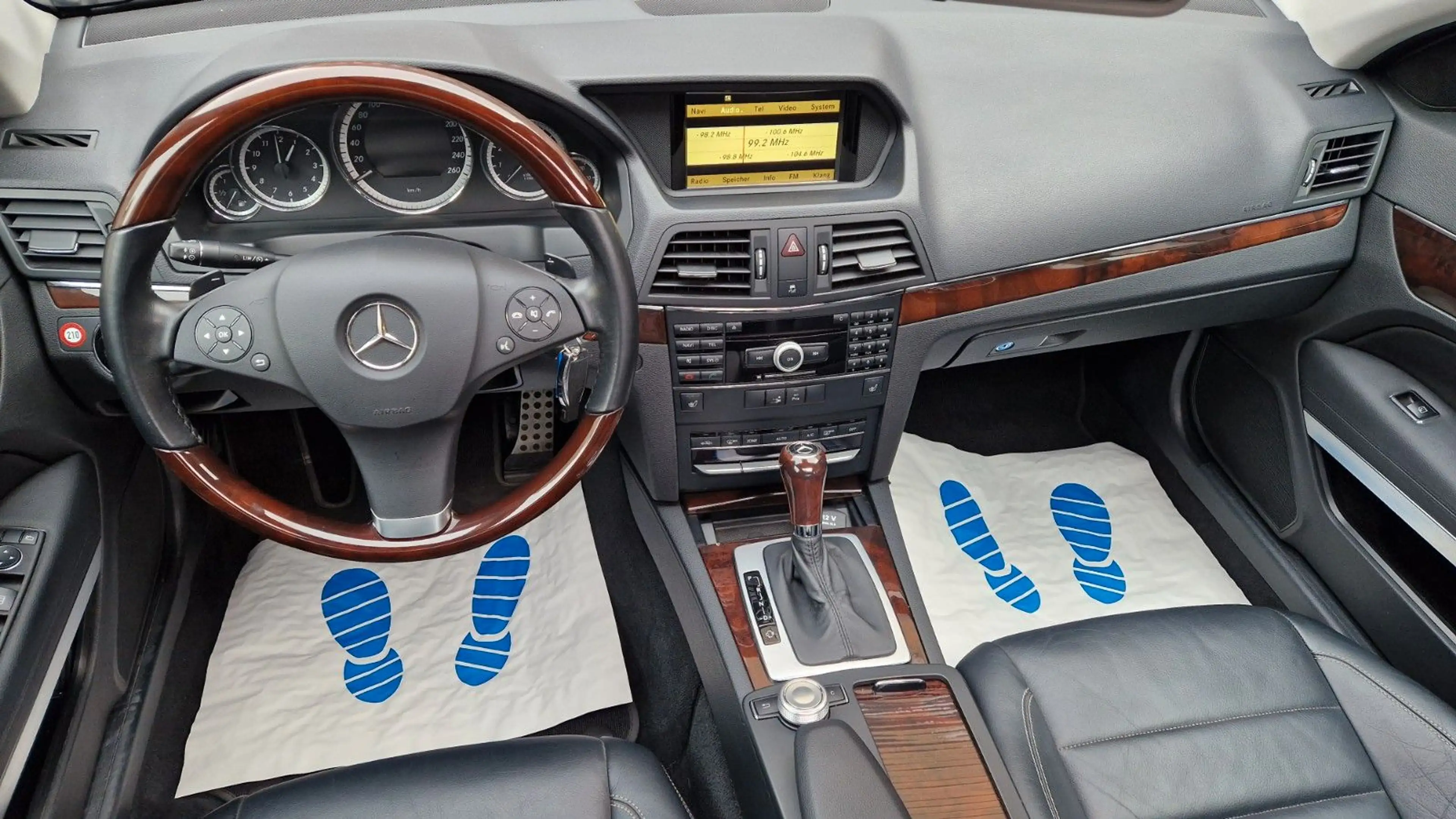 Mercedes-Benz E 250 E Coupe E 250 CGI BlueEfficiency — photo 14