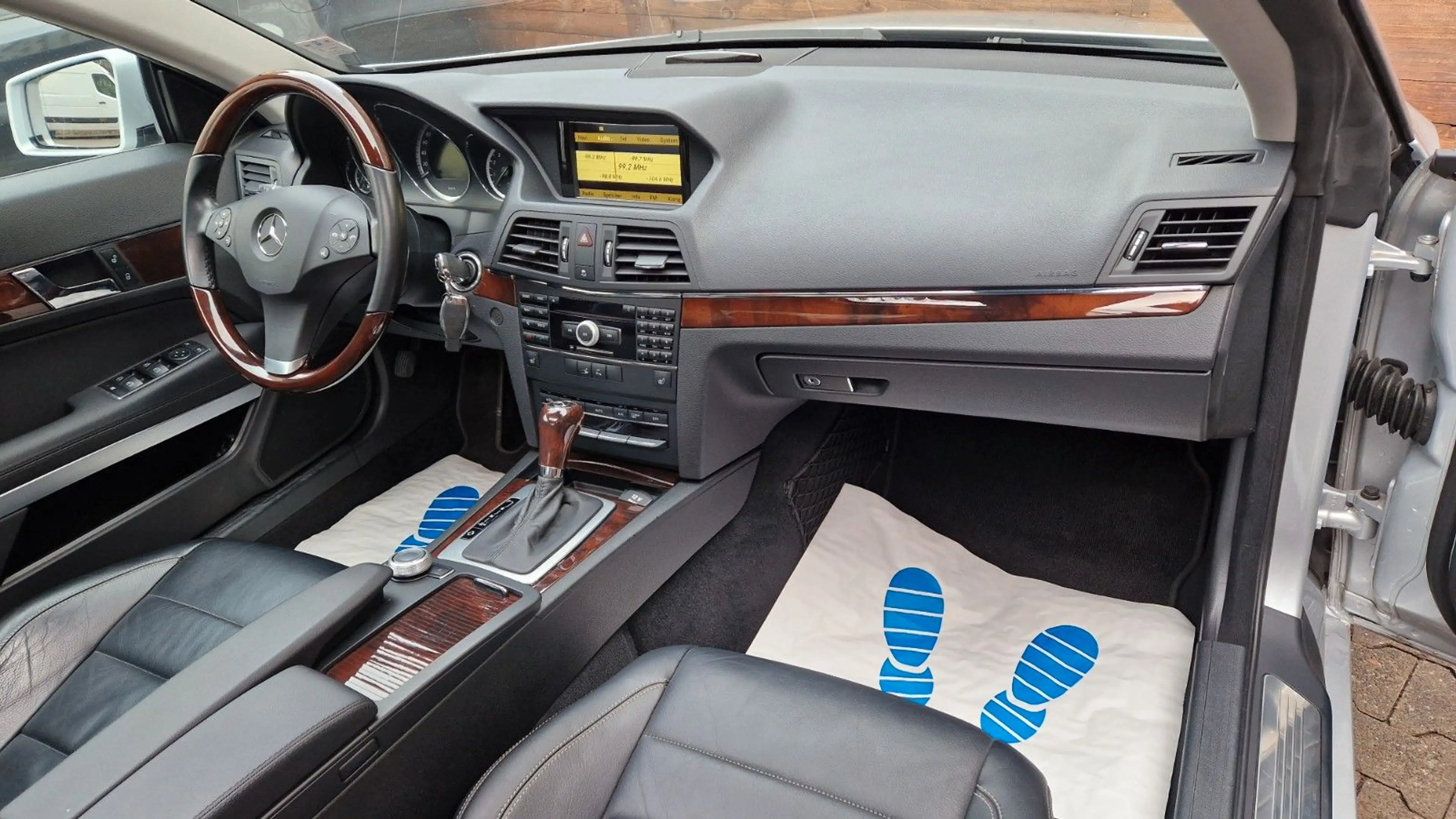 Mercedes-Benz E 250 E Coupe E 250 CGI BlueEfficiency — photo 12