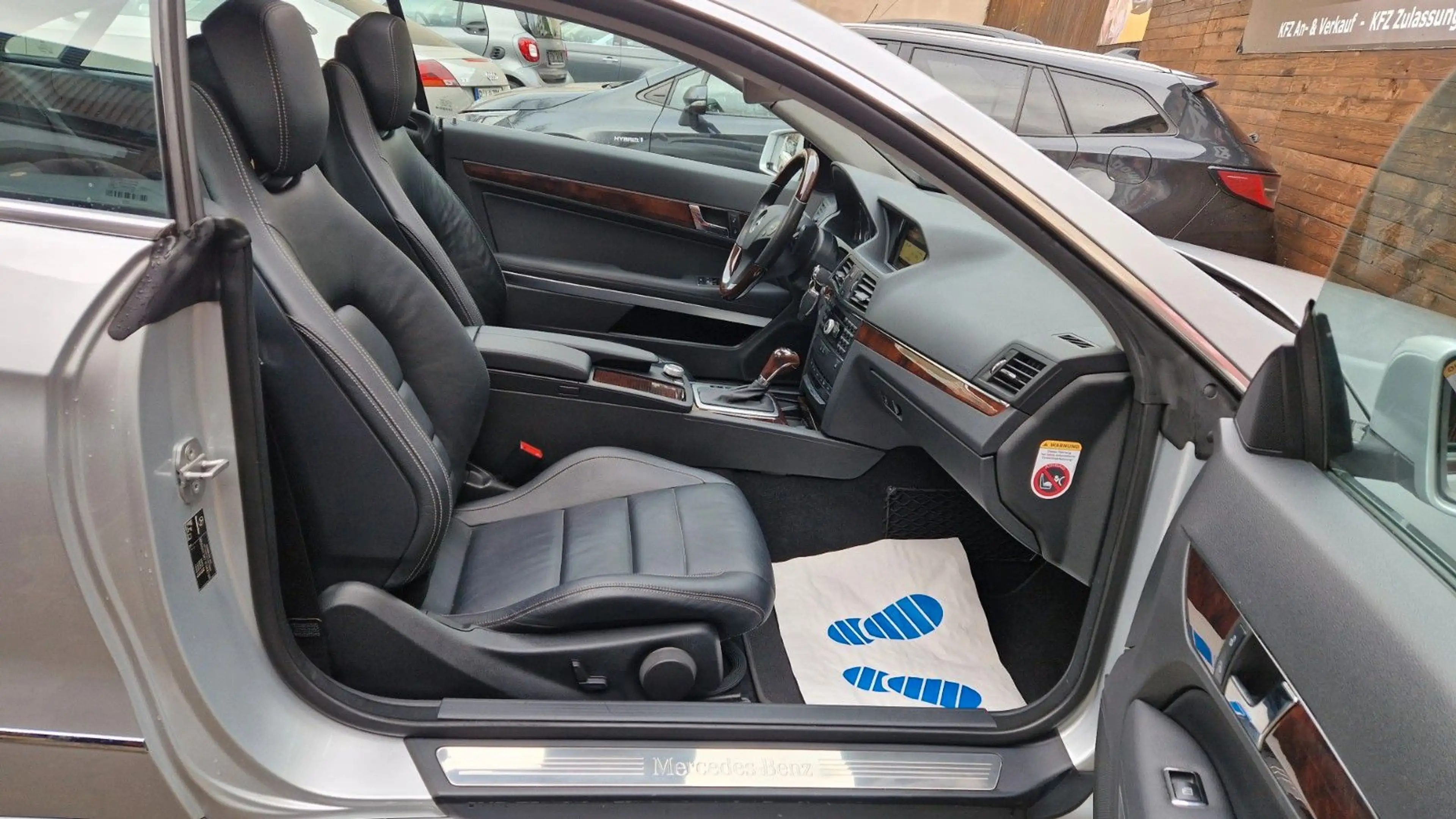 Mercedes-Benz E 250 E Coupe E 250 CGI BlueEfficiency — photo 11