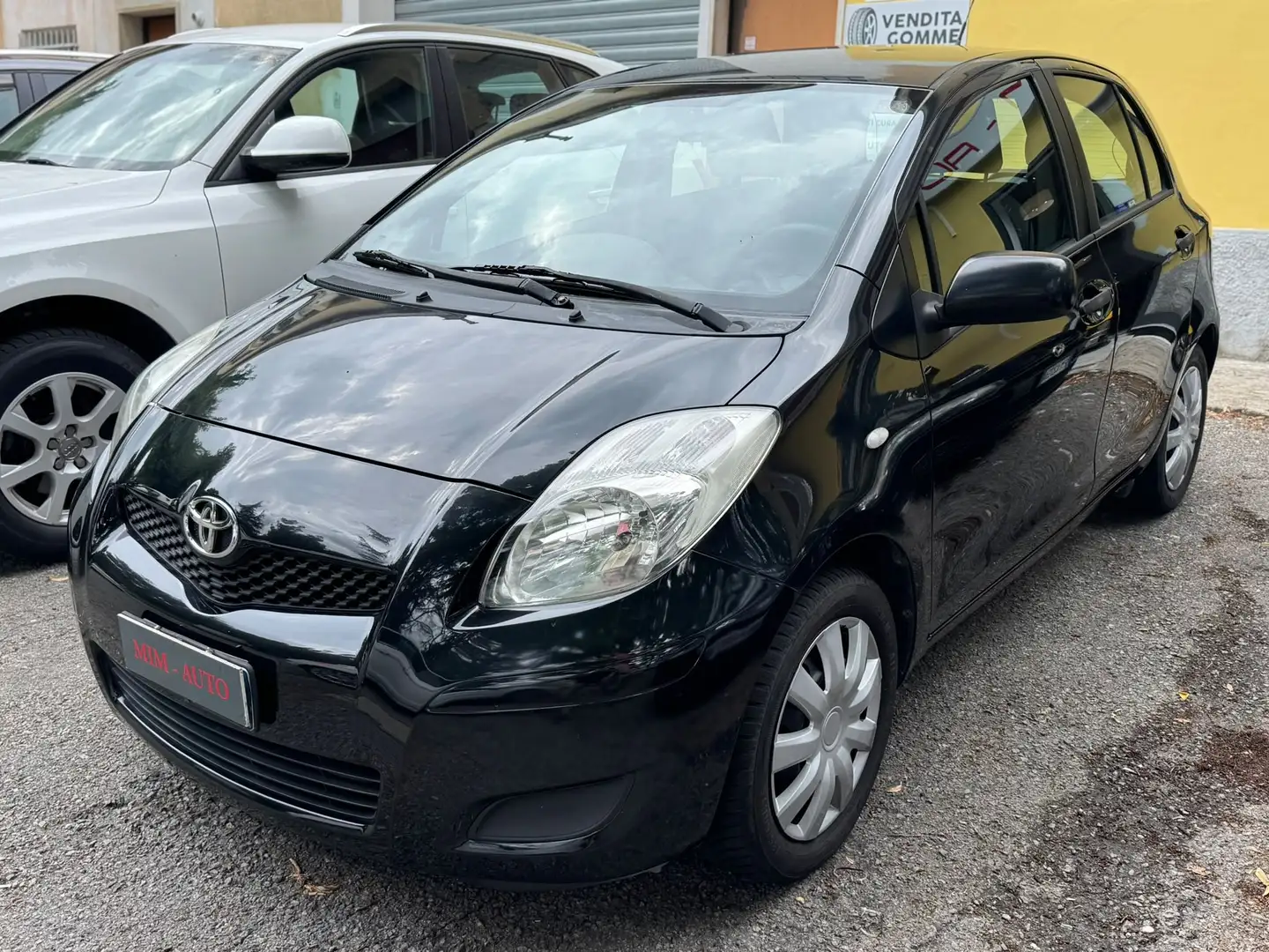 Toyota Yaris Yaris II  5p 1.0 Now Gpl GARANZIA 1 ANNO Noir - 1