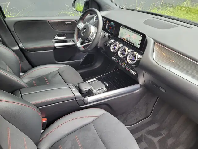 Mercedes-Benz B Class view 11