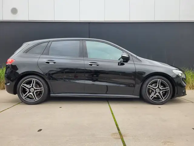 Mercedes-Benz B Class view 2