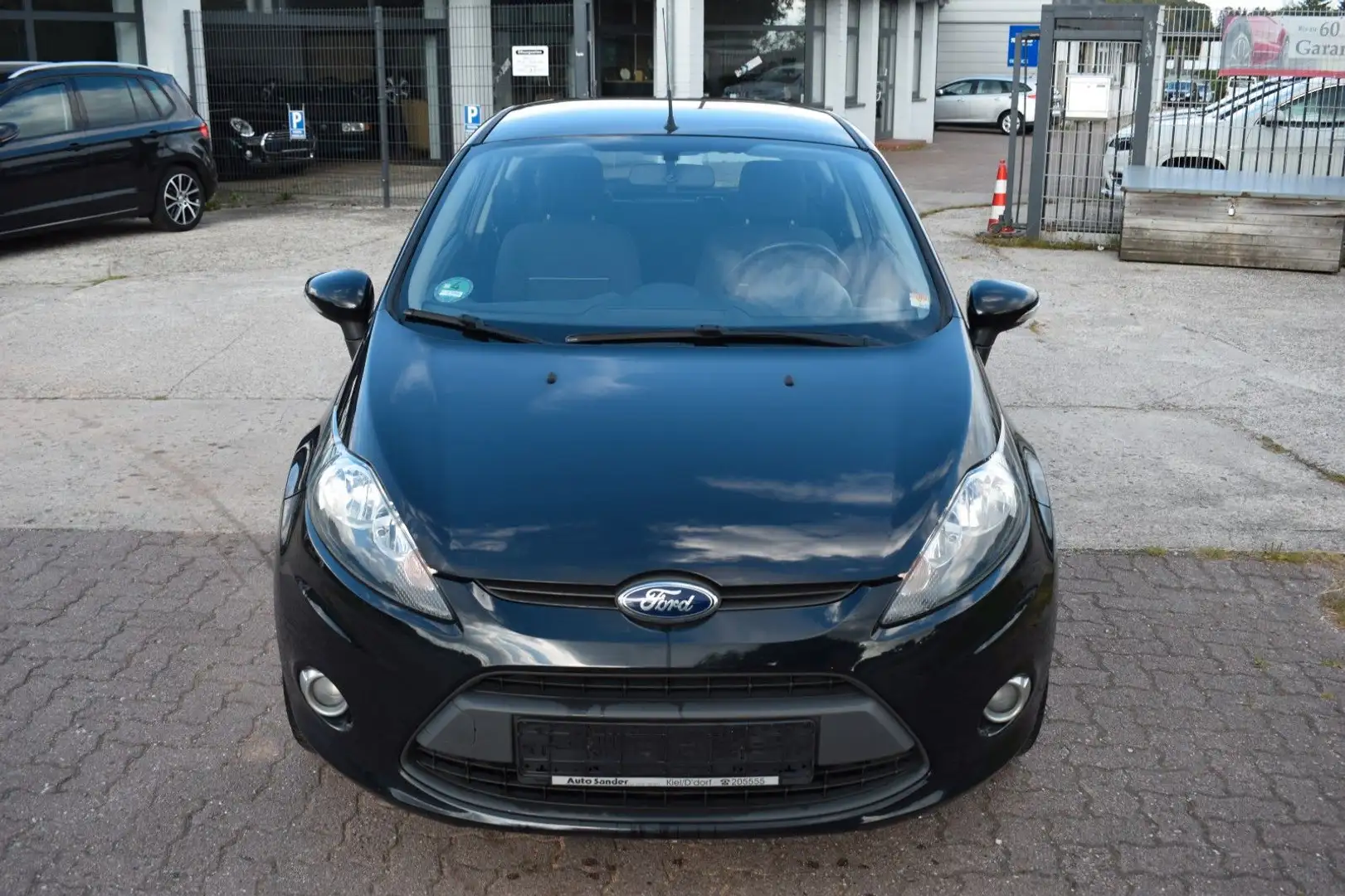 Ford Fiesta Champions Edition *SITZHEIZUNG*KLIMA* Schwarz - 2