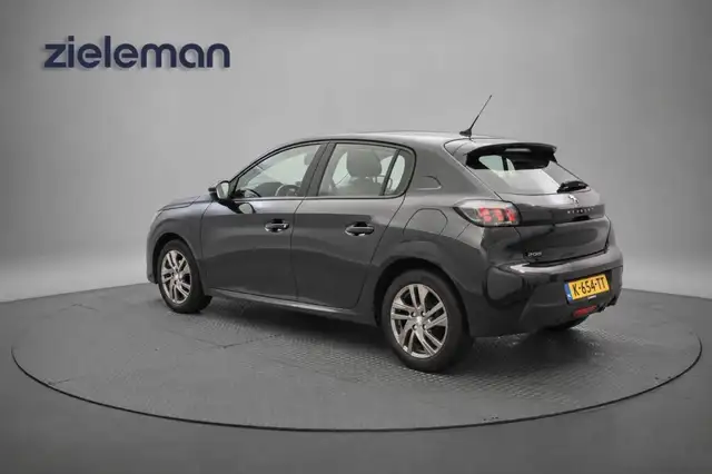 Peugeot 208 view 3
