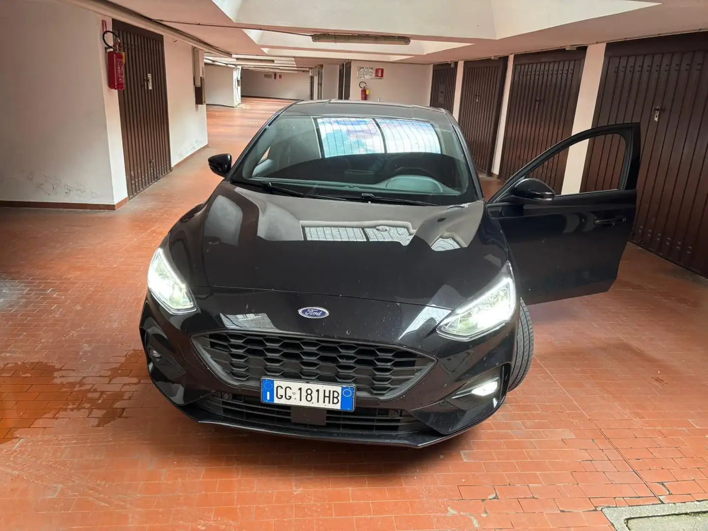 Ford Focus Focus V 2018 1.0 ecoboost ST-Line s Black - 2