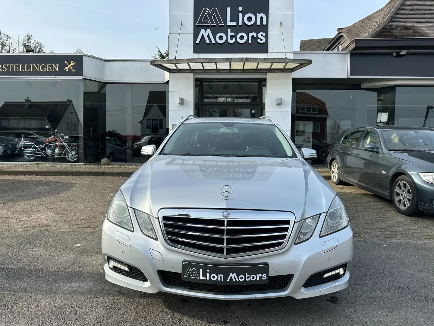 Mercedes-Benz E 250 CDI DPF BlueEFFICIENCY Automatik Avantgarde Argent - 2