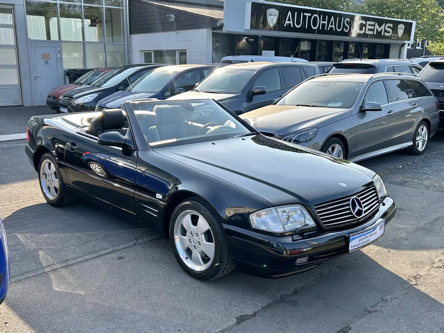 Mercedes-Benz SL 320 Cabrio Automatik Xenon Temp Klima BT-Audio Schwarz - 1