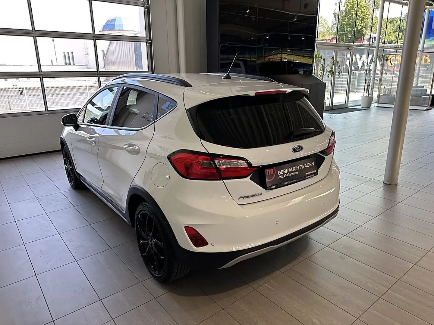 Ford Fiesta Active 1,0 EcoBoost Start/Stop Weiß - 2