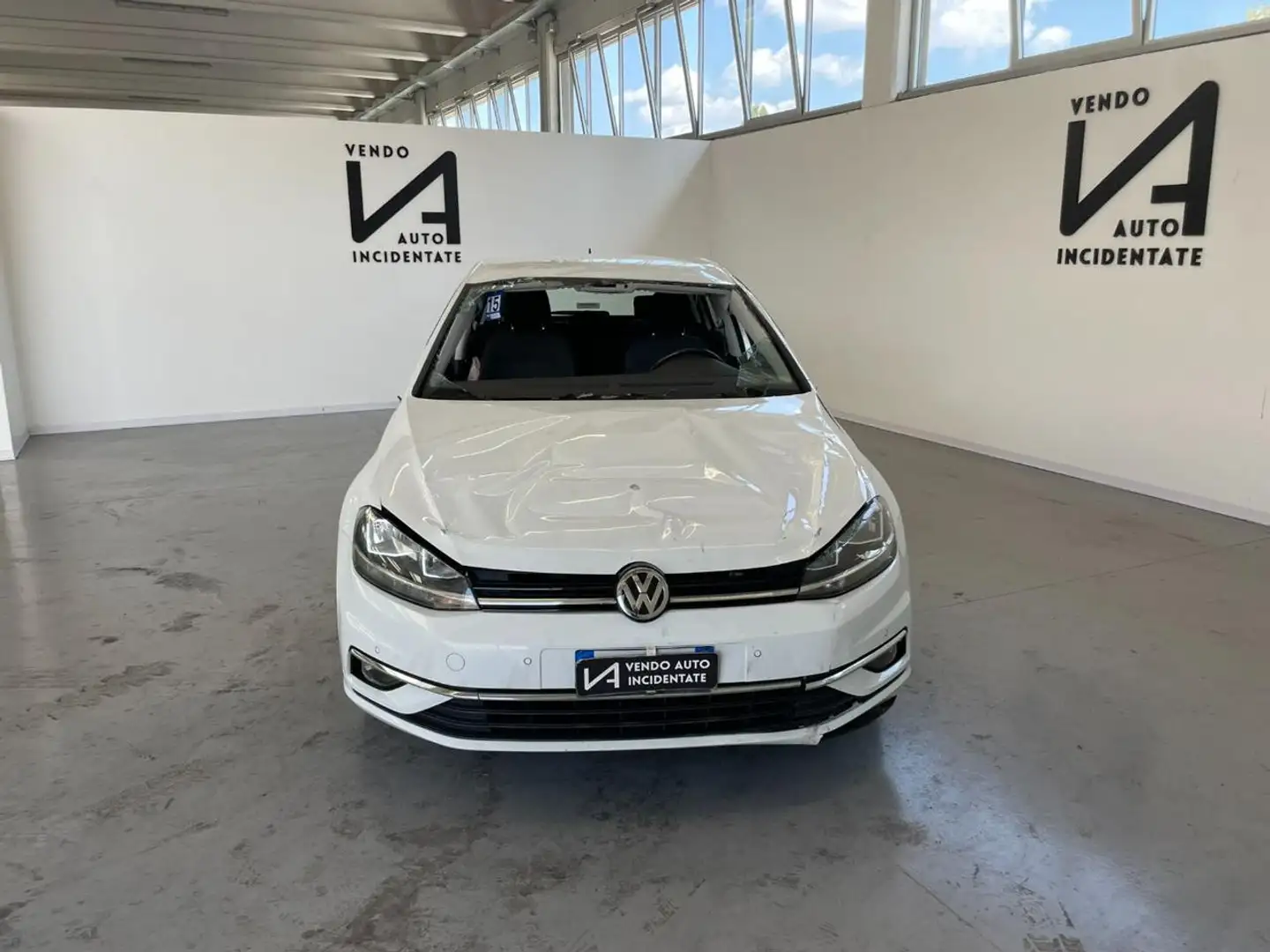 Volkswagen Golf 1.6 TDI 116CV DSG BMT  TRENDLINE AUTOMATICA Bianco - 2
