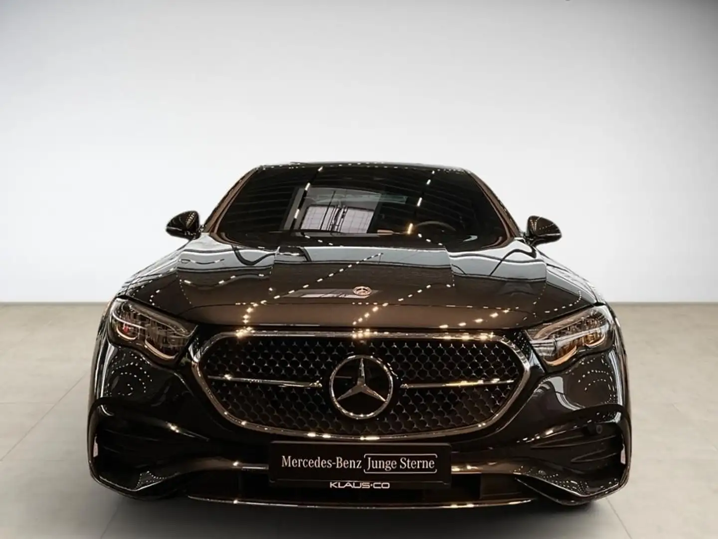 Mercedes-Benz E 220 d AMG Style ACC AHK AUT Kam. KlimaA LED LM Grau - 2