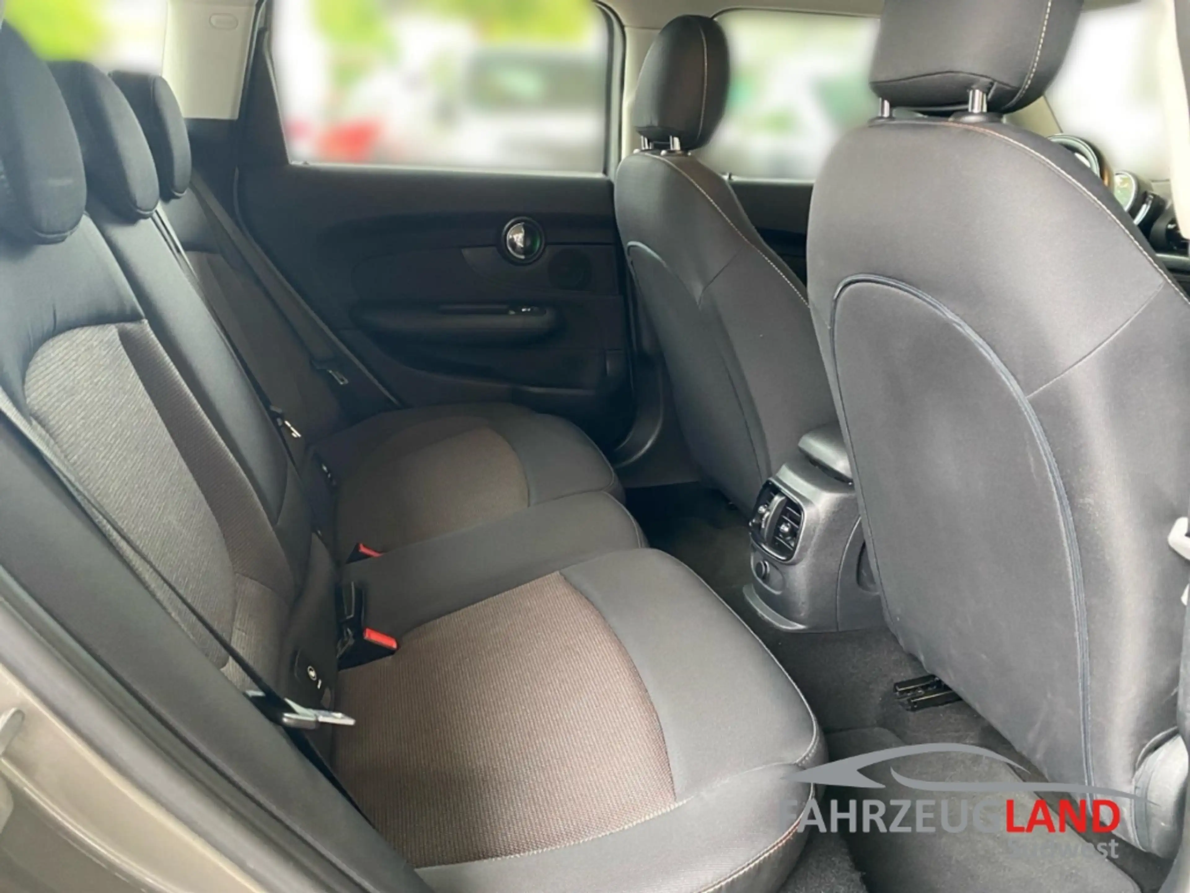 MINI One Clubman 2-Zonenklima SHZ PDC Keyless Bluetooth Ambientebel — photo 13