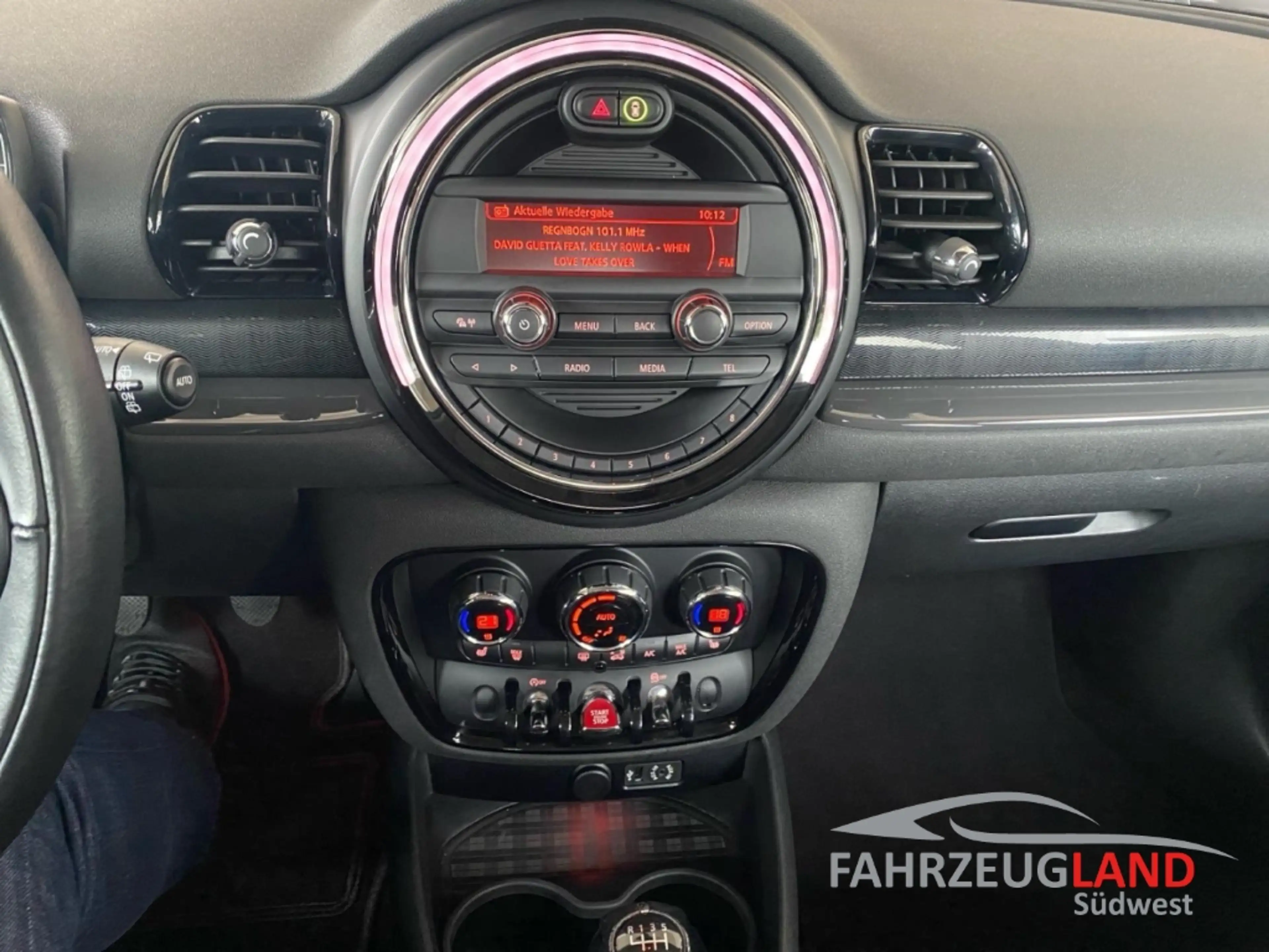 MINI One Clubman 2-Zonenklima SHZ PDC Keyless Bluetooth Ambientebel — photo 9
