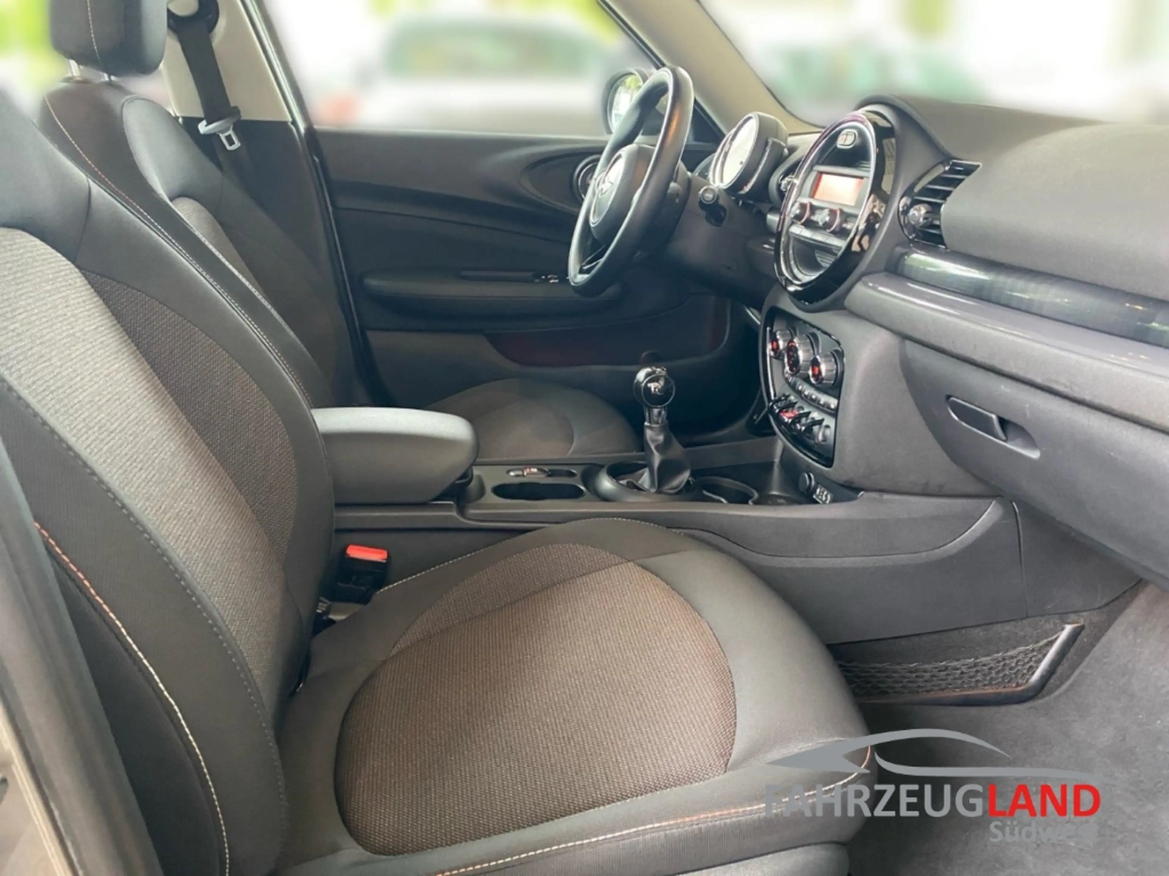 MINI One Clubman 2-Zonenklima SHZ PDC Keyless Bluetooth Ambientebel — photo 14