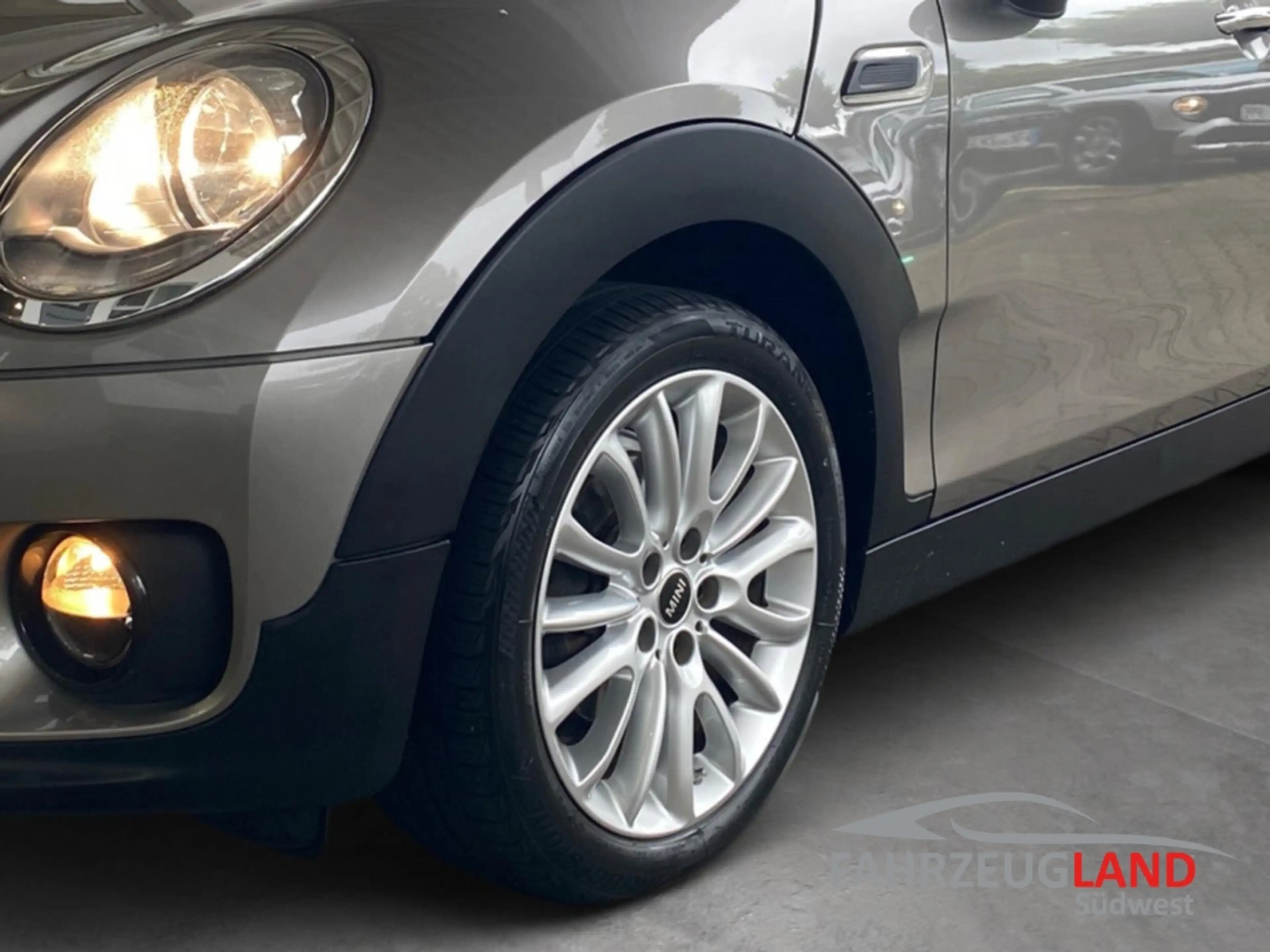 MINI One Clubman 2-Zonenklima SHZ PDC Keyless Bluetooth Ambientebel — photo 6