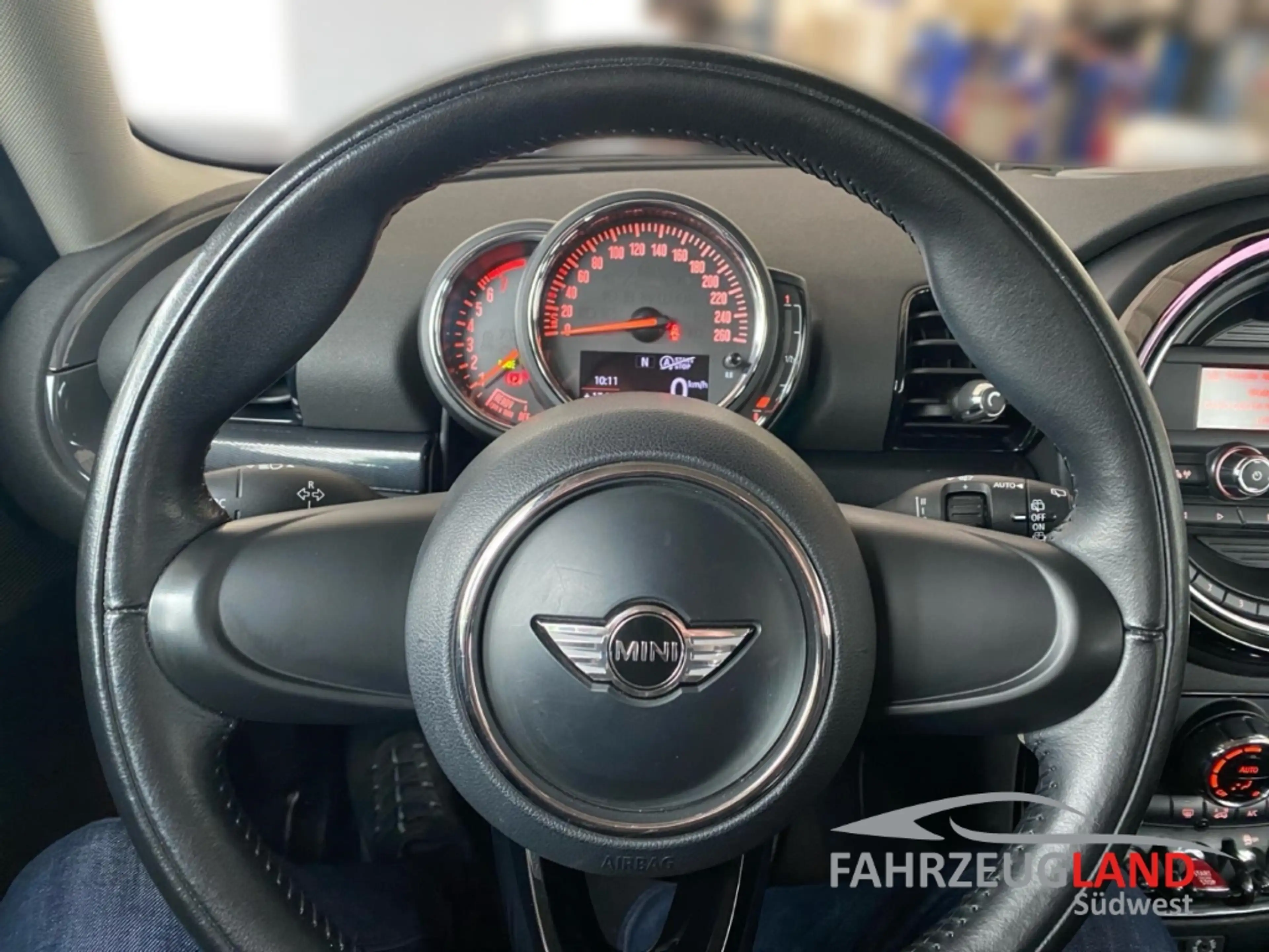 MINI One Clubman 2-Zonenklima SHZ PDC Keyless Bluetooth Ambientebel — photo 8
