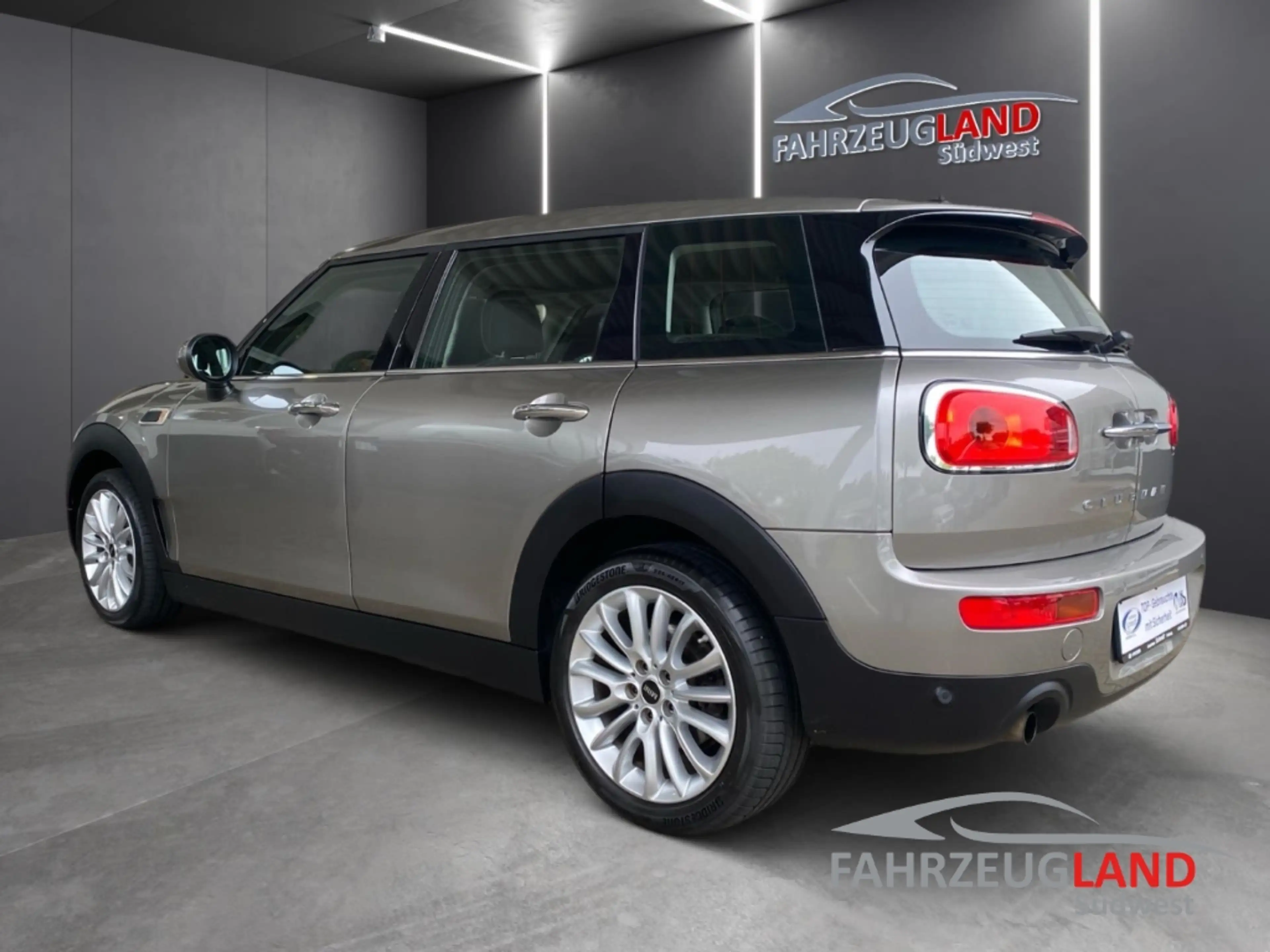 MINI One Clubman 2-Zonenklima SHZ PDC Keyless Bluetooth Ambientebel — photo 4