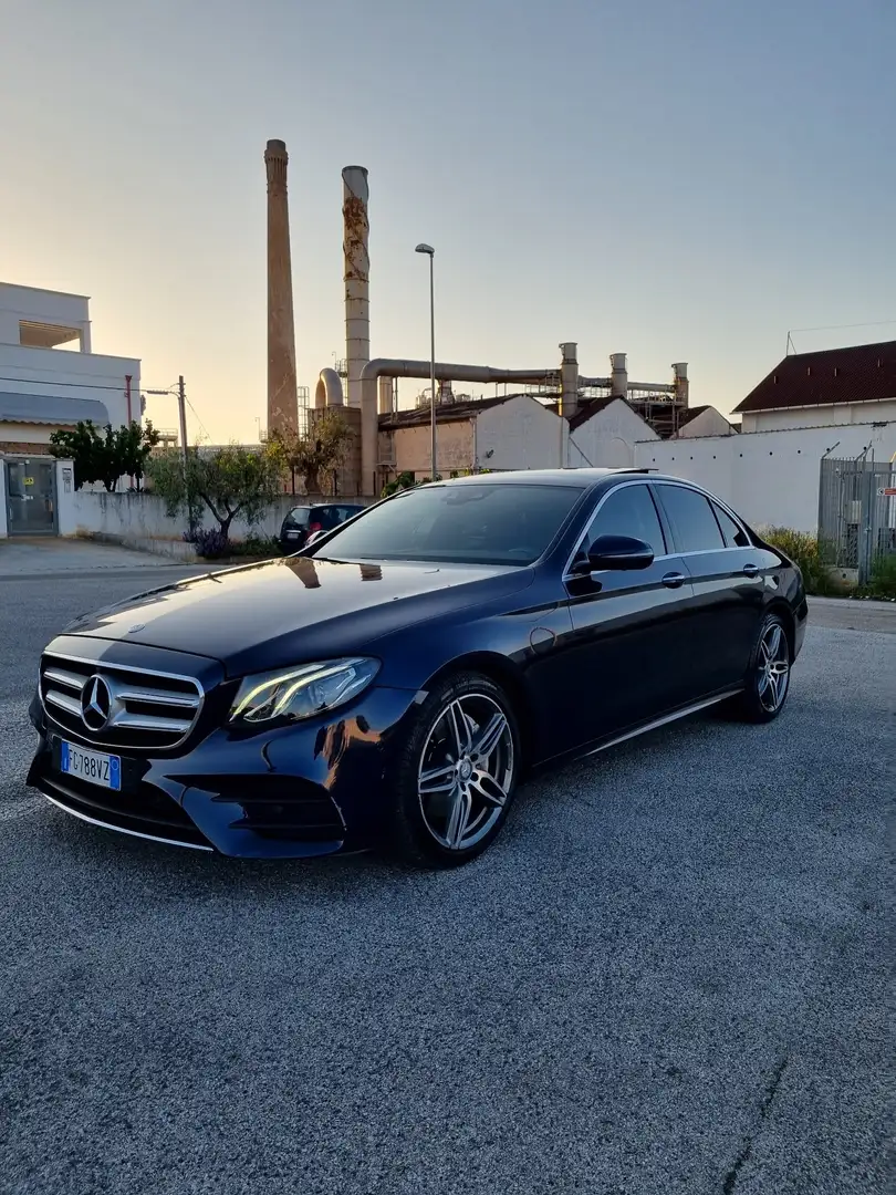Mercedes-Benz E 220 d AMG Line 4matic auto - 1