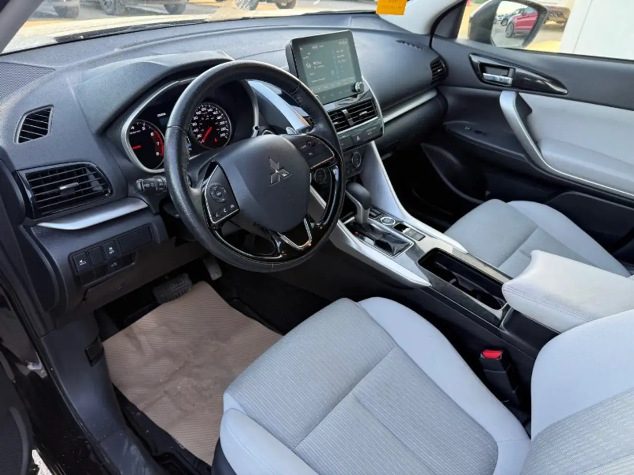 Mitsubishi Eclipse Cross снимка Mitsubishi Eclipse Cross