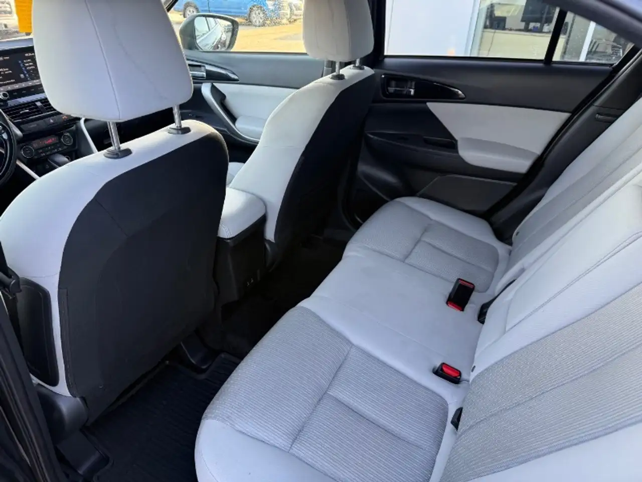 Mitsubishi Eclipse Cross снимка Mitsubishi Eclipse Cross