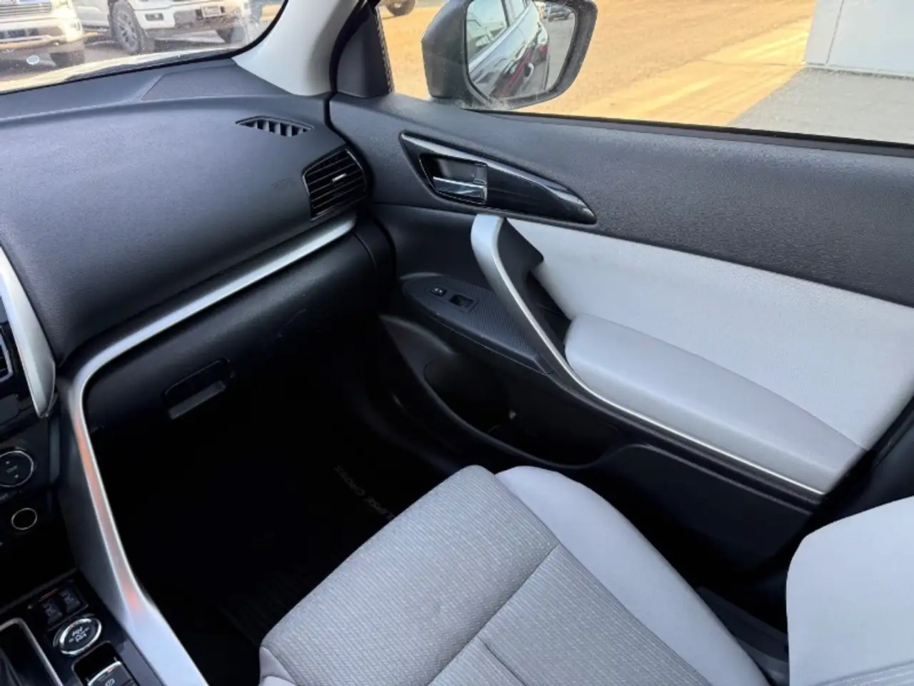 Mitsubishi Eclipse Cross снимка Mitsubishi Eclipse Cross