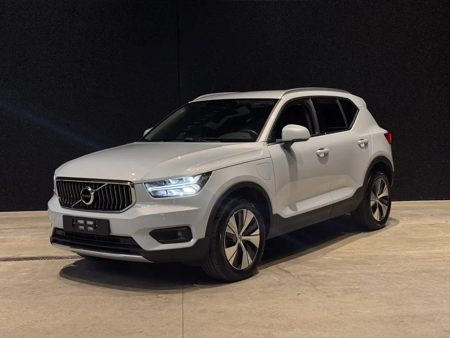 Volvo XC40 T4 Geartronic Momentum Pro FULL Hybrid | LEDER | T - 1